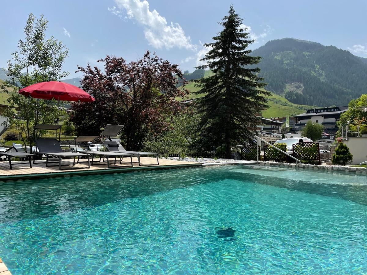 Hotel Alpenblick Saalbach-Hinterglemm Exterior foto